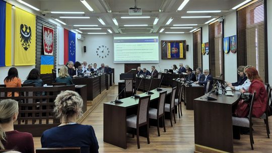 Sesja Rady Powiatu Dzierżoniowskiego – podziękowania, nagrody i budżet na 2026 rok