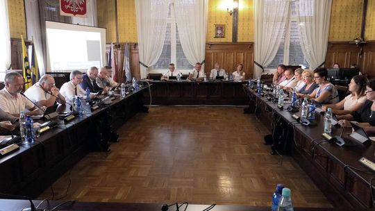 SIERPNIOWA SESJA RADY MIEJSKIEJ W BIELAWIE