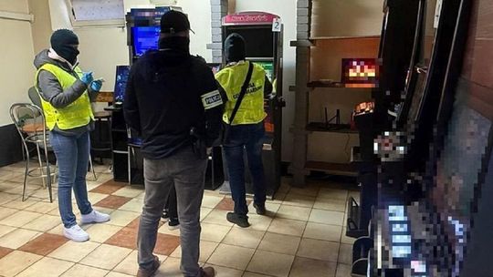 Skuteczne uderzenie w nielegalny hazard. Kolejne automaty zabezpieczone