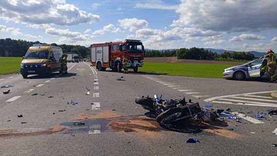 Śmiertelny wypadek z udziałem motocyklisty w okolicach Uciechowa