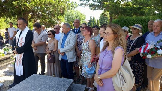Sobótka. Uroczystość oznaczenia grobu śp. Mieczysława Urbanowicza