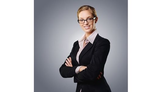 Spódnica do pracy- co wybrać, by prezentować się elegancko?