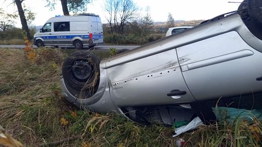 Stachowice, dachowanie Citroena na drodze do Lutomi
