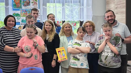 Starosta Kłodzki odwiedza szkoły specjalne i DPS w Ludwikowicach Kłodzkich