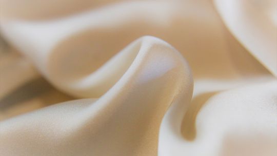 Sukienki Jedwabne: Elegancja i Komfort w Jednym