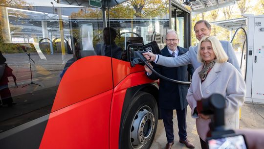 Świdnica stawia na zieloną energię! MPK uruchomiło unikatową elektrownię OZE dla swoich autobusów