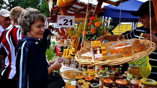 ŚWIĘTO MIODU I „TREBUNIE TUTKI” W DZIERŻONIOWIE