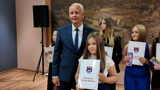 Święto Młodych Talentów w Bielawie Wręczenie Stypendiów Artystycznych Burmistrza