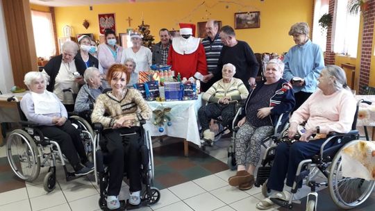 ŚWIĘTY MIKOŁAJ W DPS I SPECJALNYM OŚRODKU SZKOLNO-WYCHOWAWCZYM