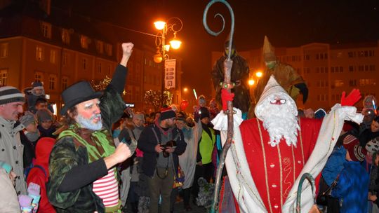 ŚWIĘTY W SANIACH ODWIEDZIŁ DZIERŻONIÓW