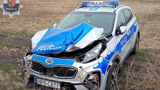 Szalona ucieczka traktorem! 68-latek taranował radiowóz! Szalona ucieczka traktorem! 68-latek taranował radiowóz!