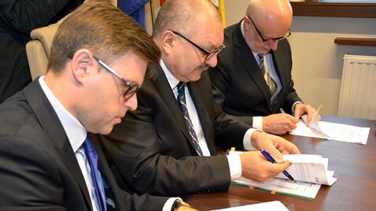 SZYBCIEJ I WYGODNIEJ POCIĄGAMI OD 2021 ROKU