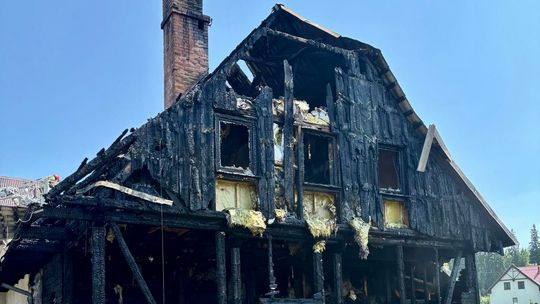 Tragedia w Osmelakowej Dolinie – pożar odebrał rodzinie Osmelaków dom i dorobek życia