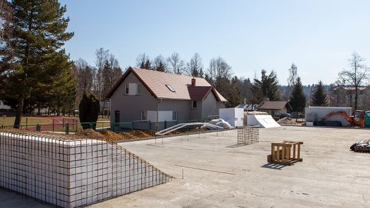 Trwa budowa skateparku w Polanicy-Zdroju [FOTO]