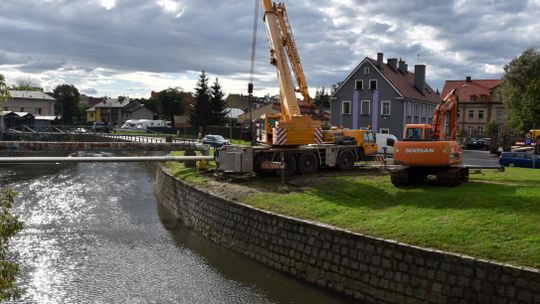 TRWA CZYSZCZENIE KORYTA PIŁAWY