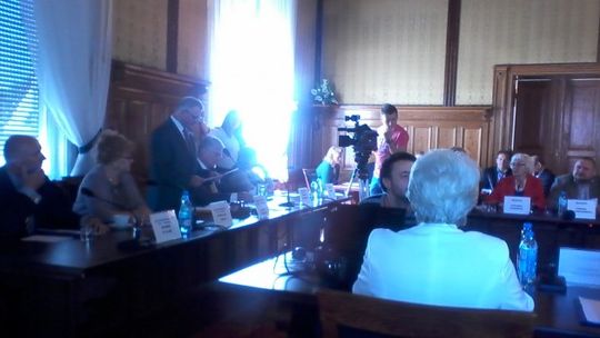 TRWA NADZWYCZAJNA SESJA W SPRAWIE ZBIORNIKA SUDETY