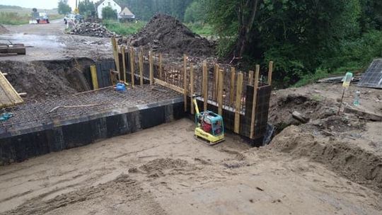 Trwa przebudowa przepustu w Jędrzejowicach