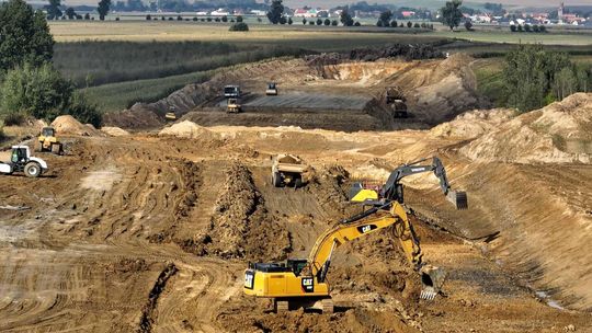 Trwają prace przy budowie S8 w okolicach Łagiewnik – zobacz to z lotu ptaka!