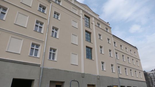 Trwają prace wykończeniowe remontowanego budynku przy ul. Kościuszki 6a w Pieszycach, czyli dawnego „hotelu robotniczego”