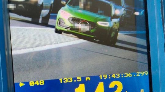 Uciechów. Pędził 142 kilometry na godzinę i stracił prawko