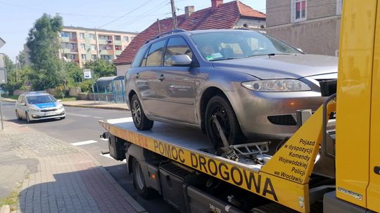 Uciekał przed policją, bo był pijany i nie miał prawa jazdy