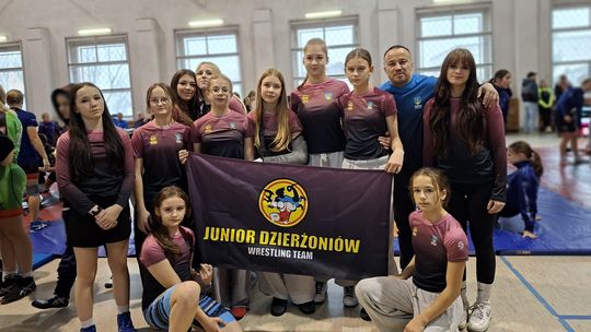 Udany finał Dolnośląskiej Ligi Dziewcząt w Zapasach dla zawodniczek JUNIORA Dzierżoniów