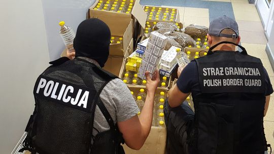 UJAWNIONO PAPIEROSY I SPIRYTUS BEZ AKCYZY