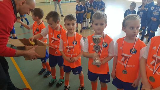 UKS SIÓDEMKA BIELAWA ZWYCIĘZCĄ TURNIEJU KAMIENNA GÓRA CUP