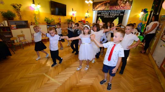 Uroczystość zakończenia roku w przedszkolu  nr. 1 Jana Brzechwy w Dzierżoniowie