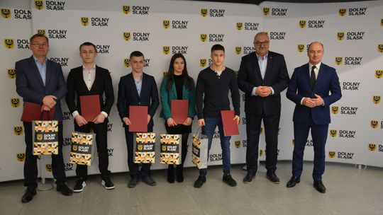 Utalentowani sportowcy z regionu otrzymali stypendia Samorządu Województwa Dolnośląskiego