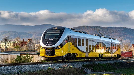 UWAGA! POCIAGI DO BIELAWY PRZYSPIESZĄ DO PEŁNEJ PRĘDKOŚCI!