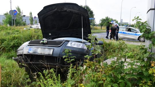 Volkswagenem wypadł z drogi na dzierżoniowskiej strefie