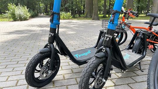 W BIELAWSKIEJ PARKOWEJ WYPOŻYCZALNI POJAWIŁY SIĘ TAKŻE HULAJNOGI