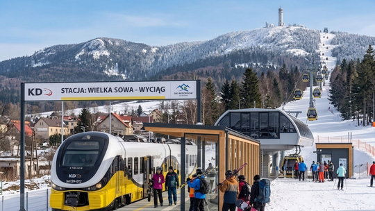 W końcu po latach marzeń: Wyciąg Gondolowy na Wielką Sowę rusza! W końcu po latach marzeń: Wyciąg Gondolowy na Wielką Sowę rusza!