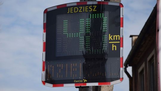 W Nowej Rudzie zainstalowano dwa radarowe wyświetlacze prędkości