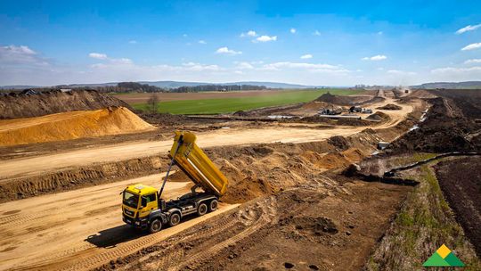 Widoczne postępy w budowie trasy S8 z Wrocławia w kierunku Kłodzka Widoczne postępy w budowie trasy S8 z Wrocławia w kierunku Kłodzka