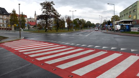 WIĘCEJ AKTYWNYCH PRZEJŚĆ DLA PIESZYCH W DZIERŻONIOWIE