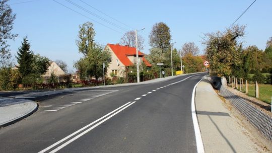 WIĘCEJ SAMOCHODÓW NA DROGACH W POWIECIE DZIERŻONIOWSKIM