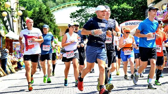 WIOSENNY BIEG MIĘDZY WINNICAMI CZYLI II PÓŁMARATON MIĘKINIA 