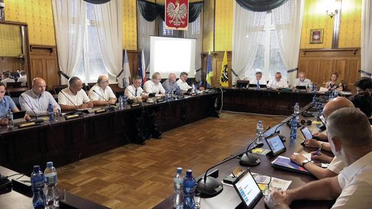 WOTUM ZAUFANIA I ABSOLUTORIUM DLA BURMISTRZA BIELAWY