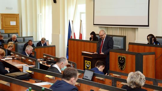 WOTUM ZAUFANIA ORAZ ABSOLUTORIUM DLA ZARZĄDU WOJEWÓDZTWA