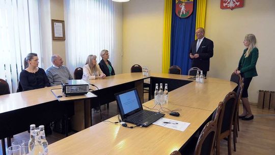 WRĘCZENIE NAGRÓD W KONKURSIE NA NAJPIĘKNIEJSZY WIENIEC DOŻYNKOWY