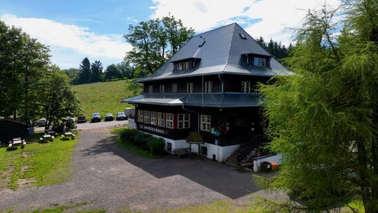 Wsparcie dla zabytków - Schronisko PTTK Andrzejówka z dofinansowaniem na remont