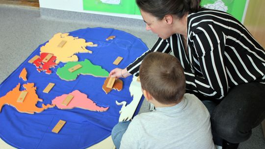 WSPOMAGAJĄ ROZWÓJ DZIECI NOWYMI METODAMI