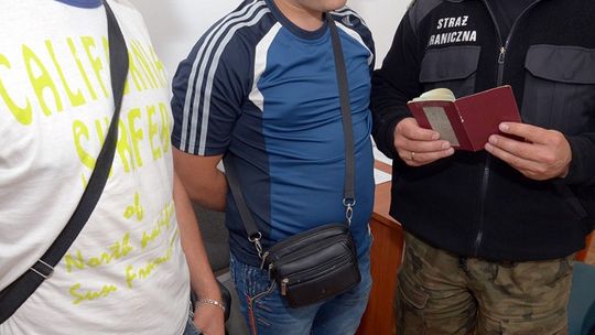 WYŁUDZONE WIZY I NIELEGALNA PRACA