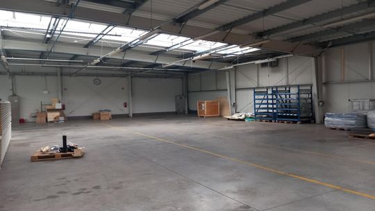 Wynajmę halę ok. 450 m2 z zapleczem socjalnym, w Bielawie