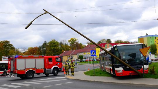 Wypadek autobusu miejskiego w Bielawie
