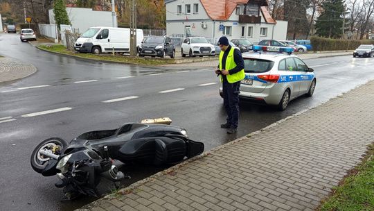 Wypadek motocyklisty w Pieszycach