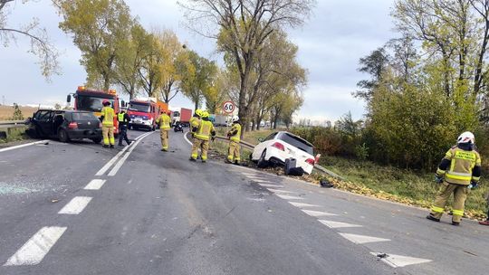 Wypadek po zderzeniu trzech pojazdów na "ósemce"