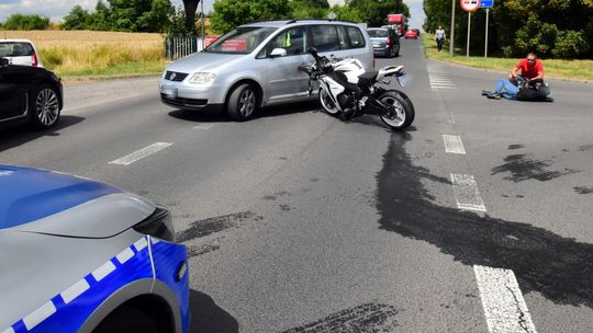Wypadek z udziałem motocyklisty w Dzierżoniowie